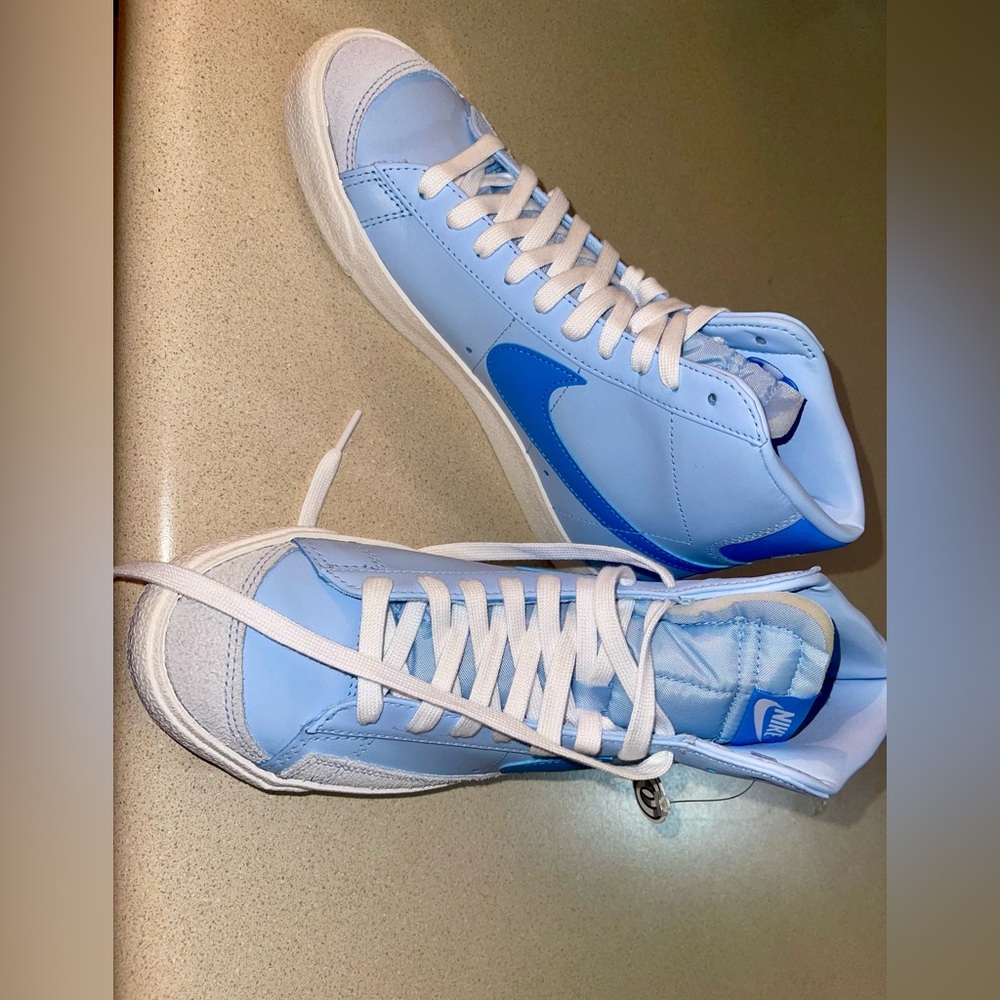 womens blue nike nwt sz 8